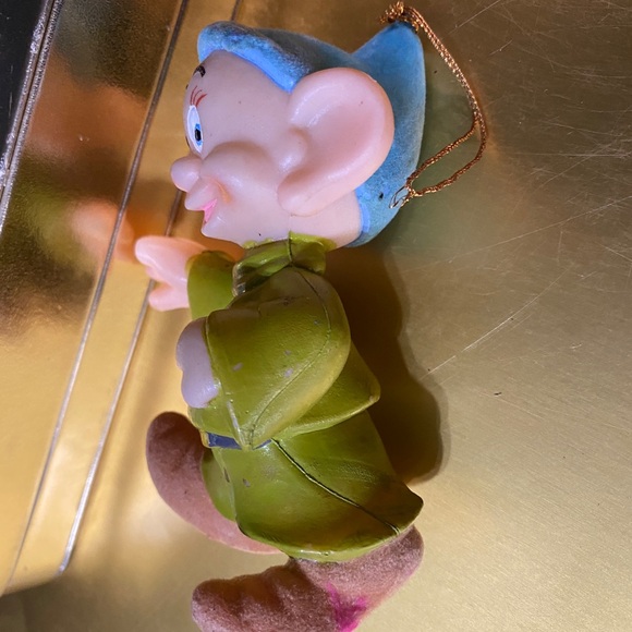 WALT DISNEY VINTAGE SNOW WHITE & SEVEN DWARFS DOPEY CHRISTMAS ORNAMENT FLOCKED - Picture 9 of 11